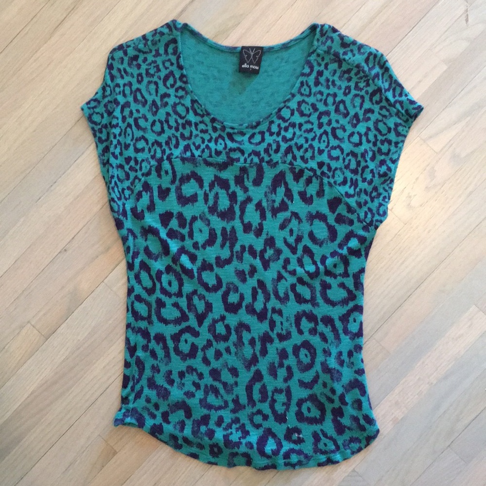 Leopard print top